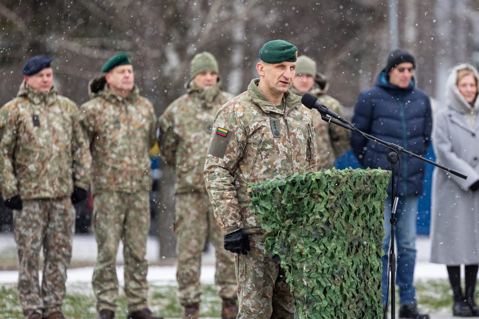 Pagerbti Nepriklausomybės kovose žuvę kariai: atidengta atminimo lenta