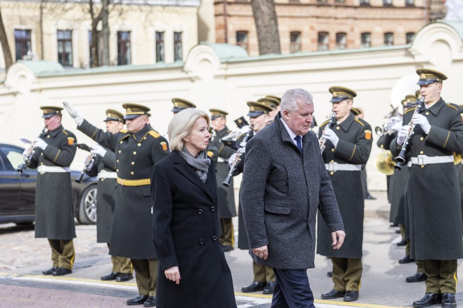 A. Anušauskas: trys kariniai miesteliai Lietuvoje statomi greičiau, nei buvo planuota 