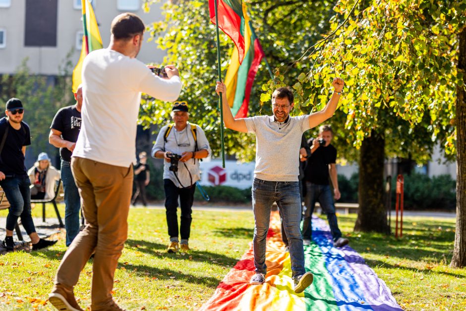 LGBTQ atstovų proteste – ir skambūs pareiškimai: „Geras pedofilas – miręs pedofilas“