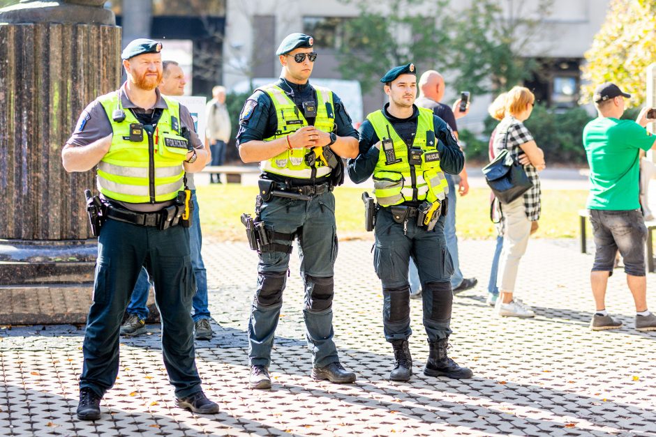 LGBTQ atstovų proteste – ir skambūs pareiškimai: „Geras pedofilas – miręs pedofilas“