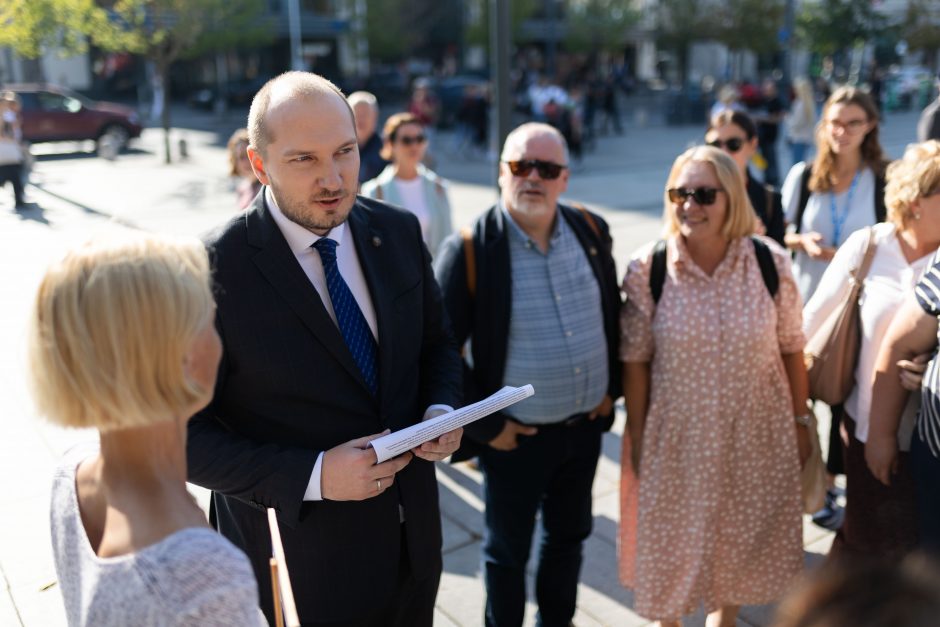 Mokytojai protestuoja prie Vyriausybės: iš vieno grūdo negalime išgyventi