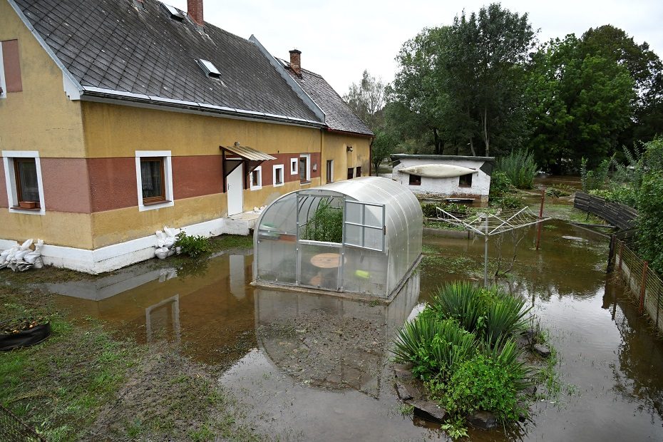 Lenkijoje, Čekijoje, Rumunijoje – smarkių liūčių sukelti potvyniai: kalba apie kritinę situaciją