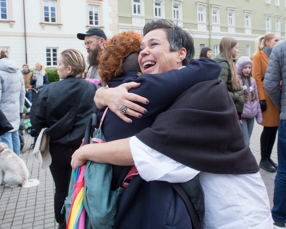 Prie Prezidentūros LGBT bendruomenę palaikė ir žinomi žmonės: žėrė kritiką valstybės vadovui