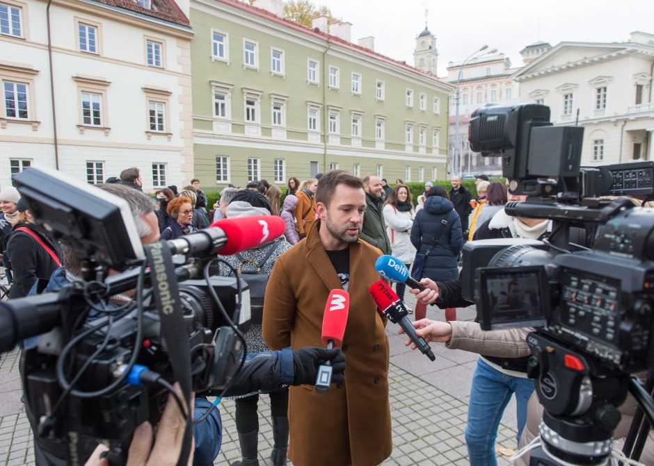 Prie Prezidentūros LGBT bendruomenę palaikė ir žinomi žmonės: žėrė kritiką valstybės vadovui