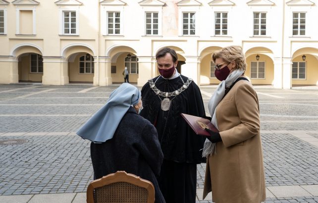 VU Atminties diplomus įteiks 27-iems režimų represuotiems buvusiems studentams