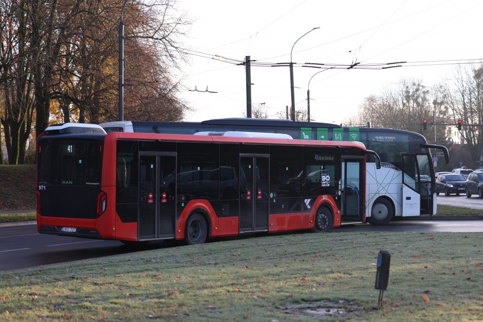 Praneša kauniečiai: ant Varnių tilto – net septynios avarijos