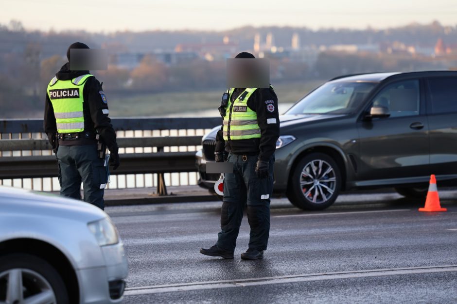 Praneša kauniečiai: ant Varnių tilto – net septynios avarijos