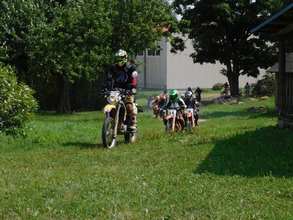 Vaikų ekspedicija motociklais – A. Poškai atminti