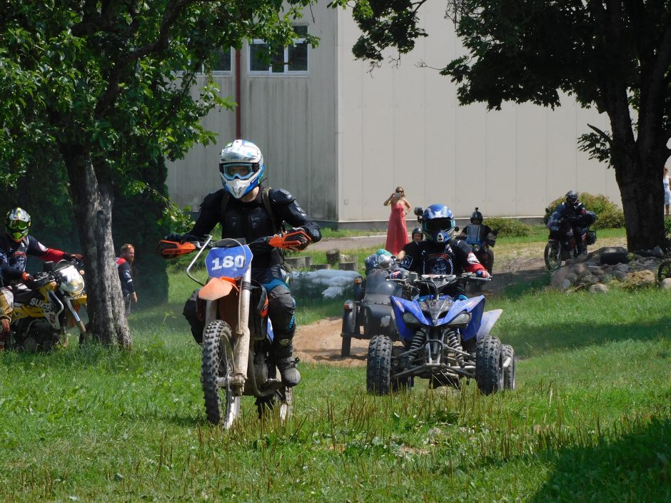 Vaikų ekspedicija motociklais – A. Poškai atminti