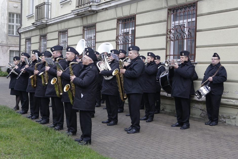 Klaipėdoje mažiesiems ligoniams grojo orkestras