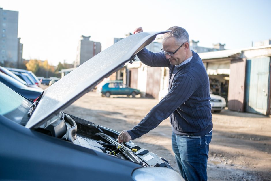 Po automobilio remonto toli nenuvažiavo – variklis sugedo atliekant techninę apžiūrą