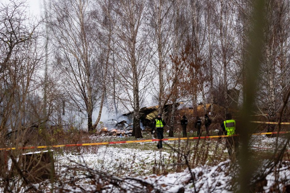 Vilniuje nukritęs orlaivis čiuožė kelis šimtus metrų, jis – visiškai sumaitotas