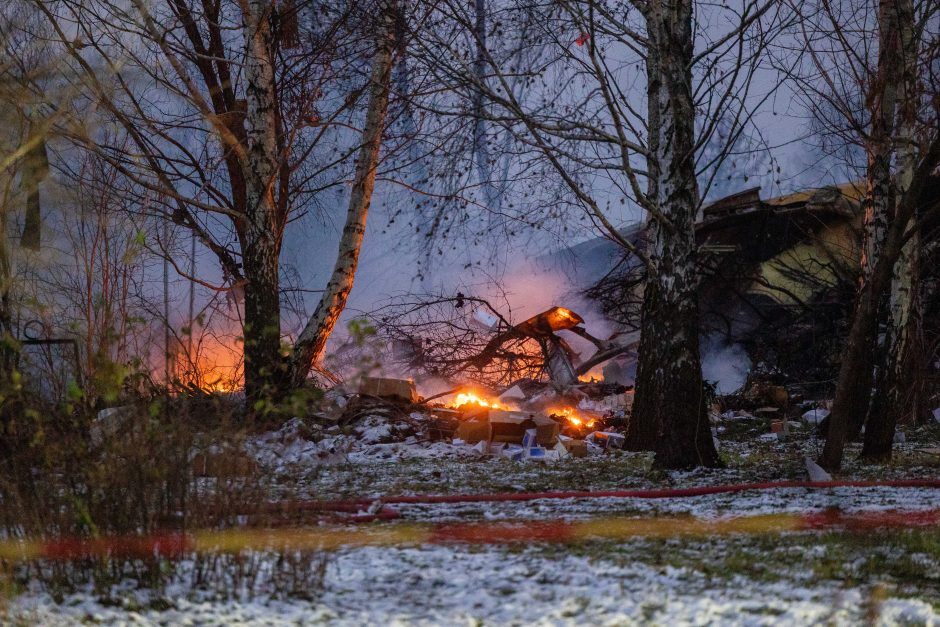 Vilniuje nukritęs orlaivis čiuožė kelis šimtus metrų, jis – visiškai sumaitotas