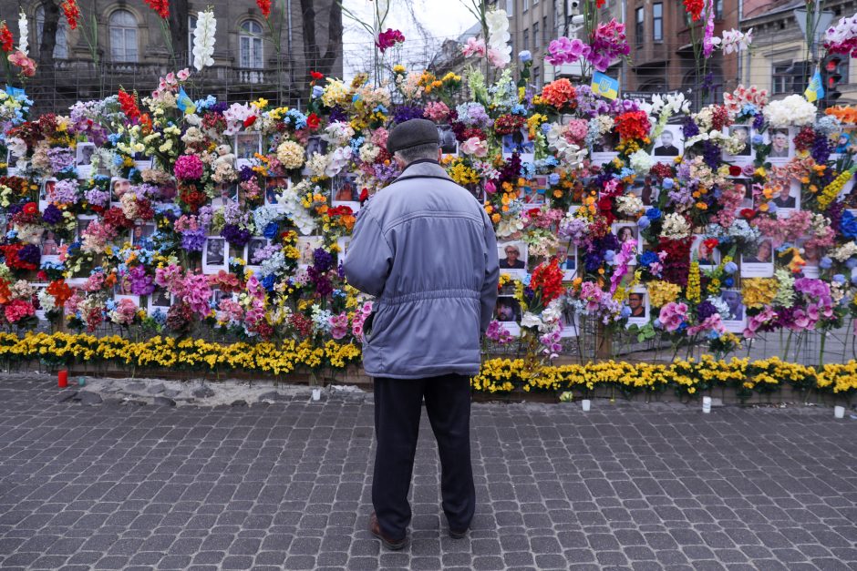 Lvivo centre esančiame monumente žuvusiems Ukrainoje – ir M. Kvedaravičiaus nuotrauka