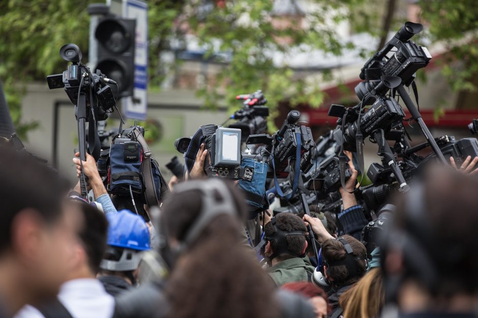 Rusijos parlamentas žada uždėti apynasrį JAV žurnalistams