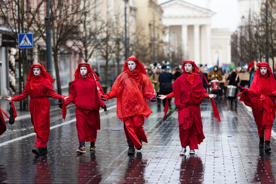 Protestuojantieji dėl migracijos politikos: tai – demokratijos egzaminas