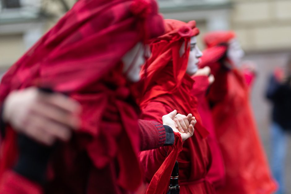 Protestuojantieji dėl migracijos politikos: tai – demokratijos egzaminas