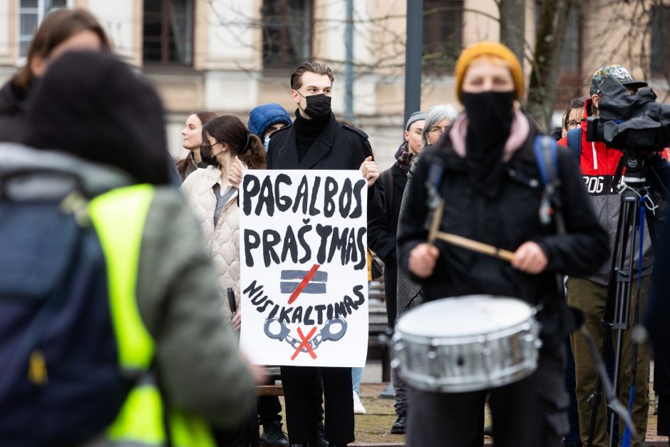 Protestuojantieji dėl migracijos politikos: tai – demokratijos egzaminas