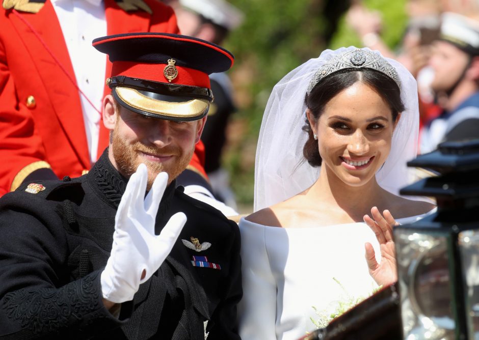 Gerbėjai gyvai galės pasigrožėti Princo Harry ir M. Markle vestuviniais drabužiais