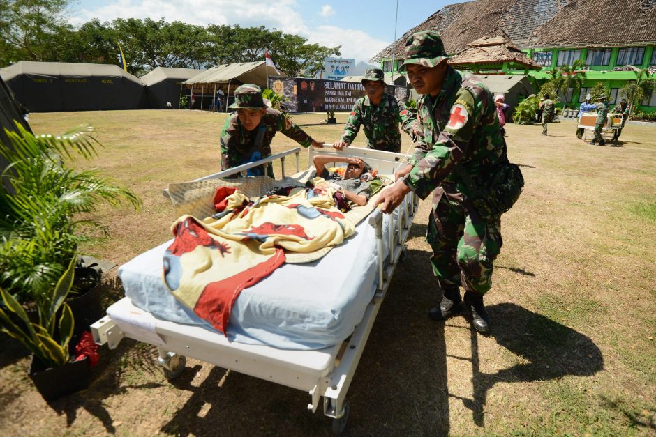 Indonezijos žemės drebėjimo aukų padaugėjo iki 131