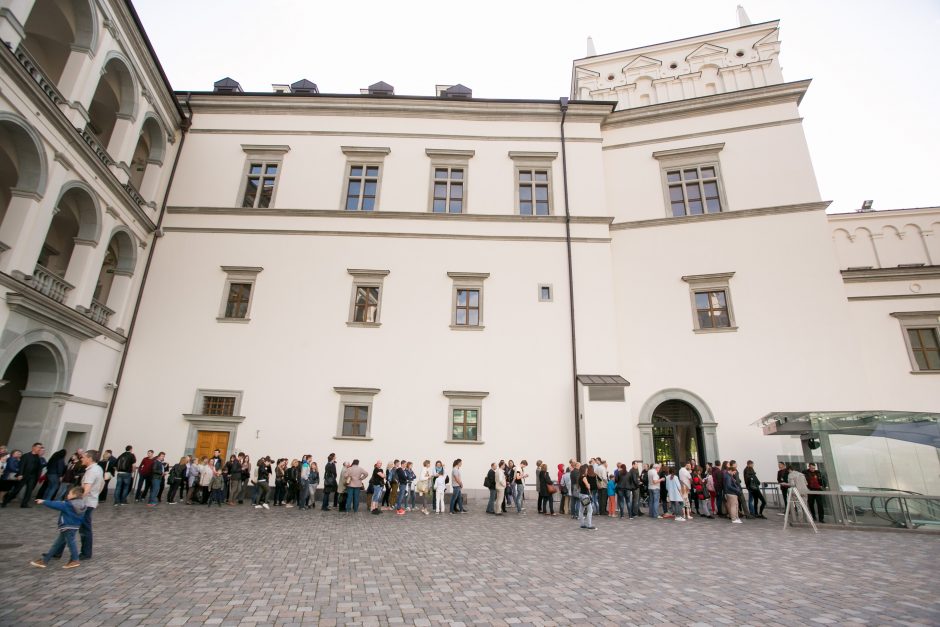 Valdovų rūmai sveikins mamas puokšte staigmenų