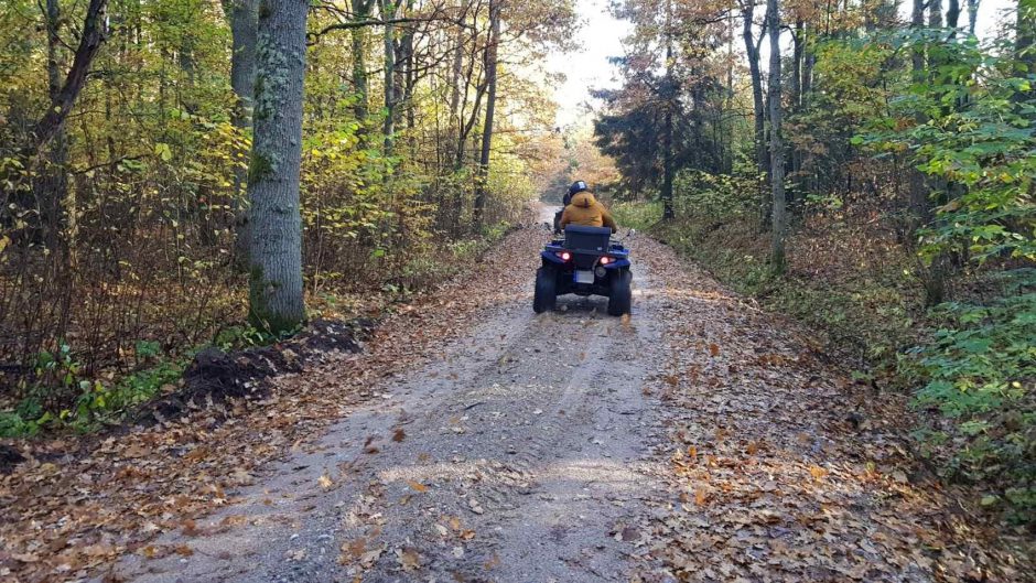 Po publikacijos apie piliakalnį keturračiais siaubiančius chuliganus – tarnybų sujudimas