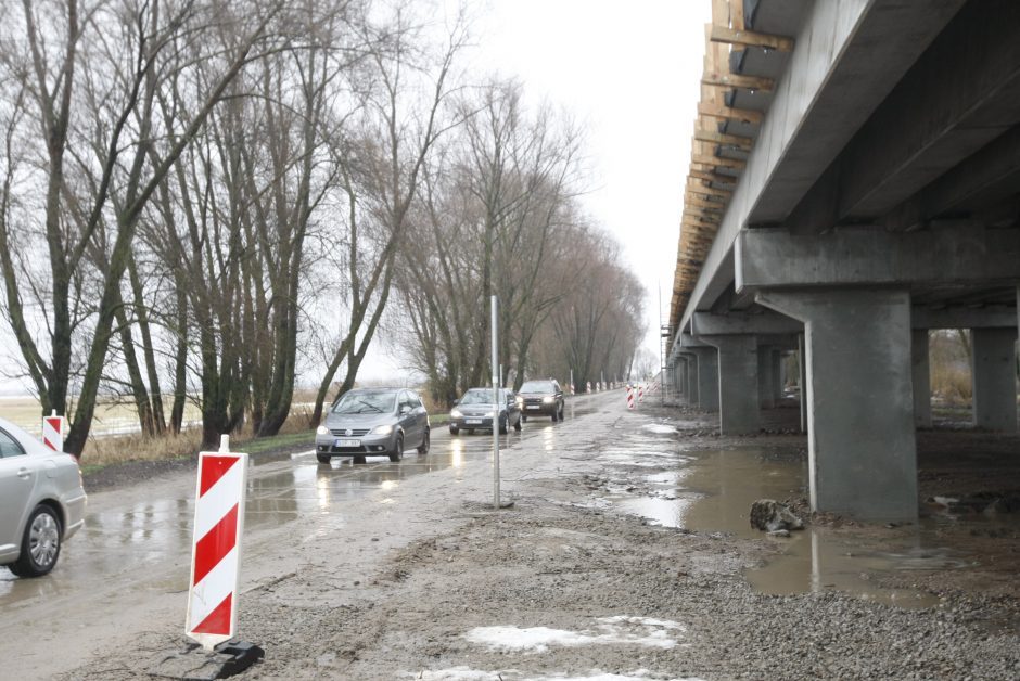 LAT dėl Rusnės estakados sutarties skyrė Kelių direkcijai 95 tūkst. eurų baudą