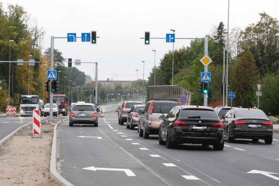 Liepų, Jaunystės ir Arimų gatvių sankryžoje – naujas šviesoforas