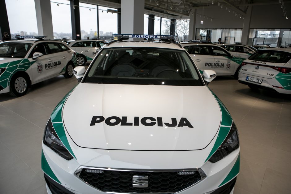 Policija keliuose patruliuos naujais „ratais“: pirko 103 automobilius