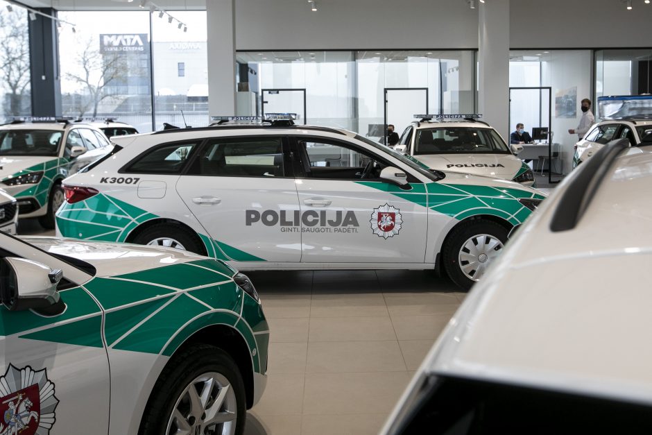 Policija keliuose patruliuos naujais „ratais“: pirko 103 automobilius