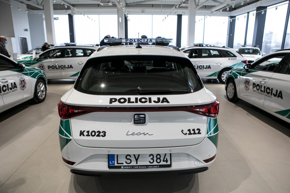 Policija keliuose patruliuos naujais „ratais“: pirko 103 automobilius