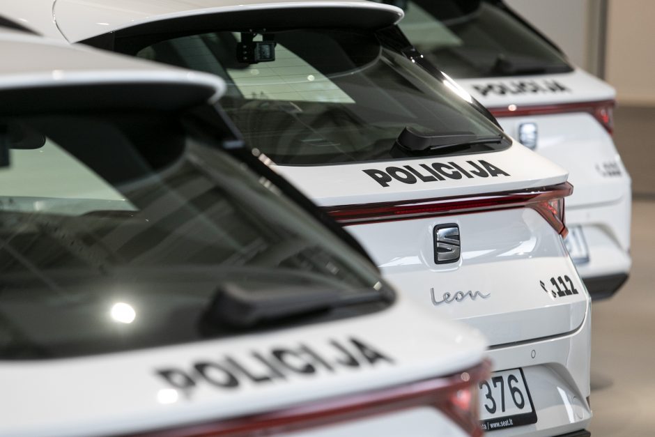 Policija keliuose patruliuos naujais „ratais“: pirko 103 automobilius