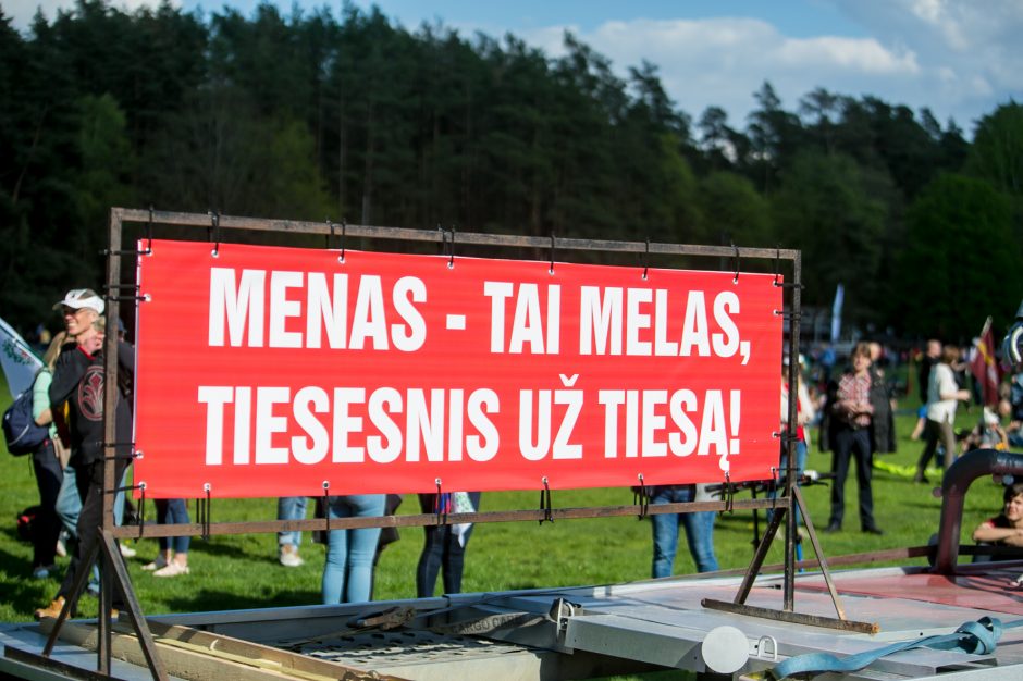 Vilniaus valdžia: užfiksavome, kad Šeimos gynimo marše buvo gausiai vartojami alkoholiniai gėrimai