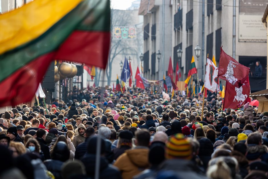 V. Landsbergis: policija lazdos neperlenkė, tą padarė nutarusieji versti valdžią Lietuvoje