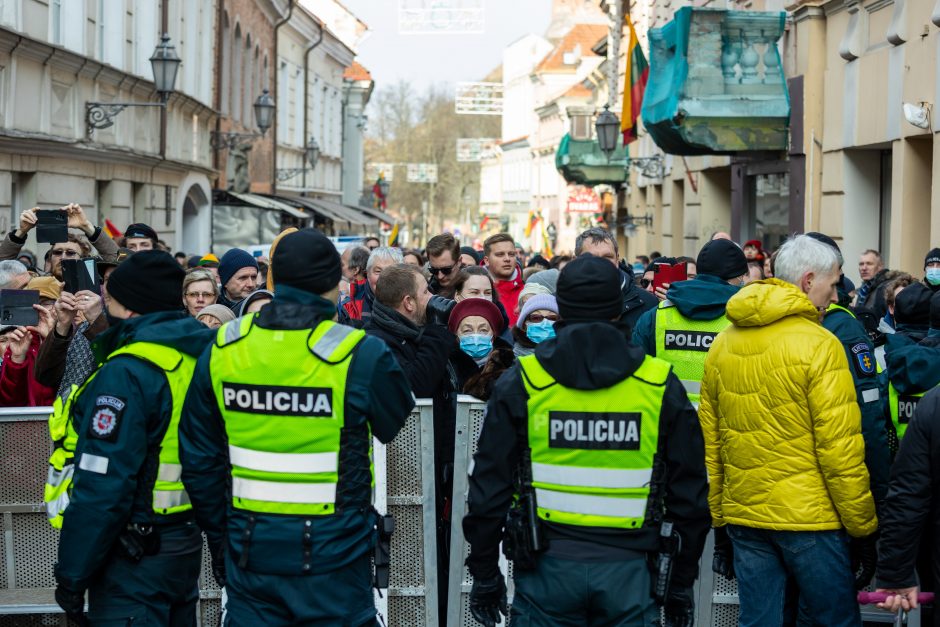 V. Landsbergis: policija lazdos neperlenkė, tą padarė nutarusieji versti valdžią Lietuvoje