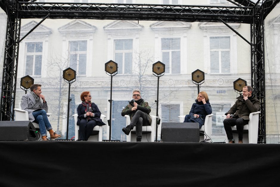 V. Landsbergis: policija lazdos neperlenkė, tą padarė nutarusieji versti valdžią Lietuvoje