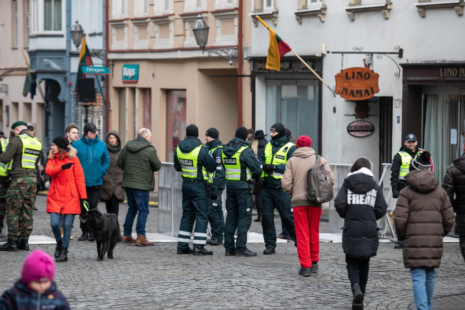 V. Landsbergis: policija lazdos neperlenkė, tą padarė nutarusieji versti valdžią Lietuvoje