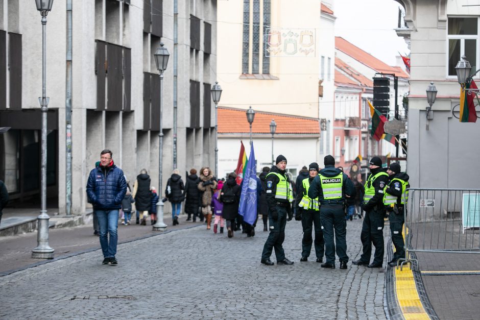 V. Landsbergis: policija lazdos neperlenkė, tą padarė nutarusieji versti valdžią Lietuvoje