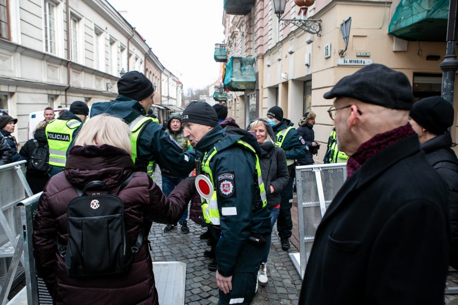 V. Landsbergis: policija lazdos neperlenkė, tą padarė nutarusieji versti valdžią Lietuvoje