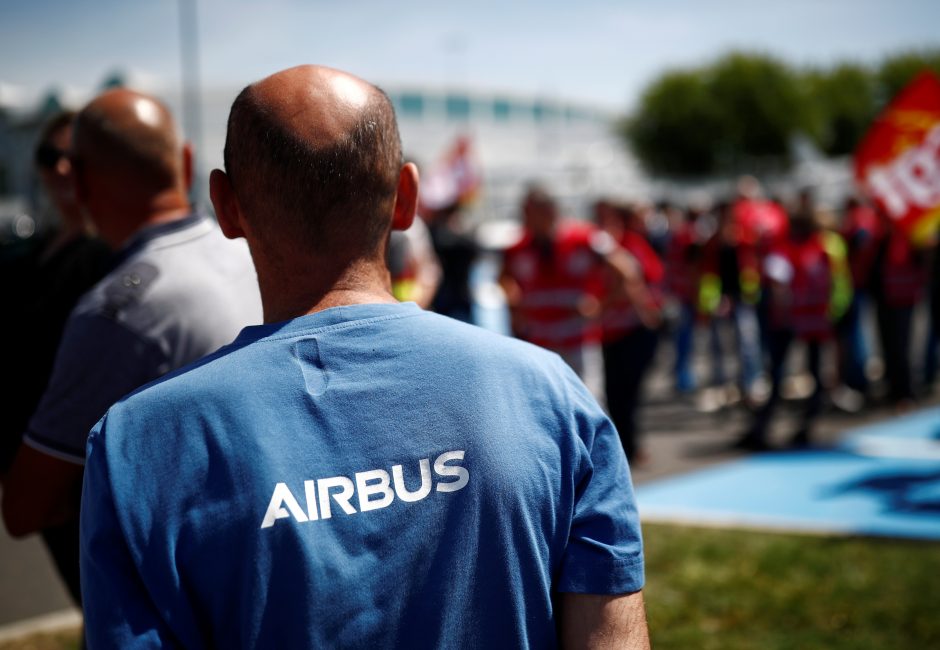 „Airbus“ darbuotojai rengia streiką dėl planuojamo masinio atleidimo