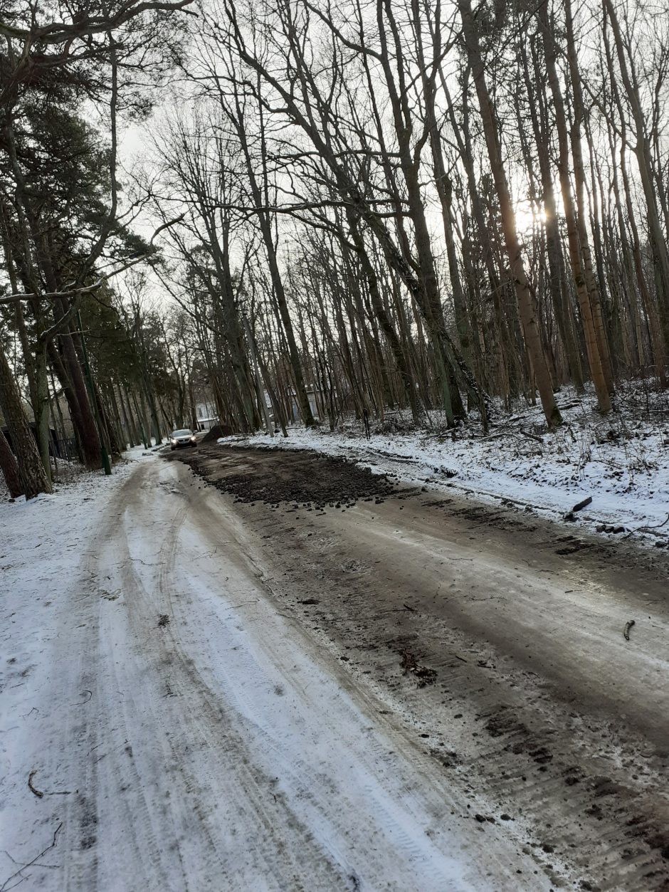 Statybininkų akibrokštas – kelią uždarė be paaiškinimų