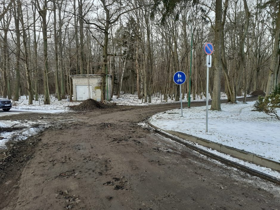 Statybininkų akibrokštas – kelią uždarė be paaiškinimų