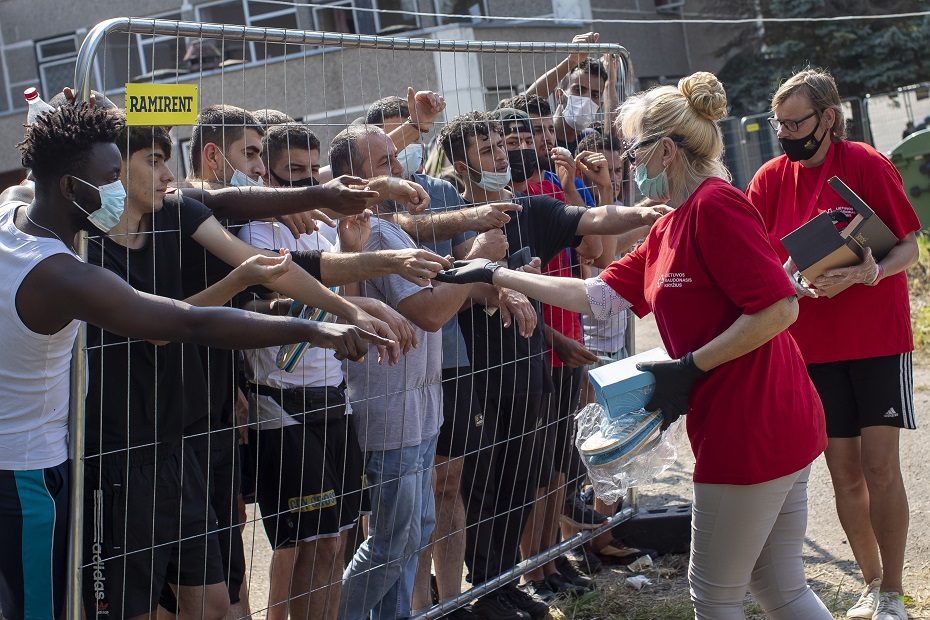 Profesorius apie migrantus ir užkrečiamąsias ligas: su kuo jau susidūrėme ir kokie iššūkiai laukia?