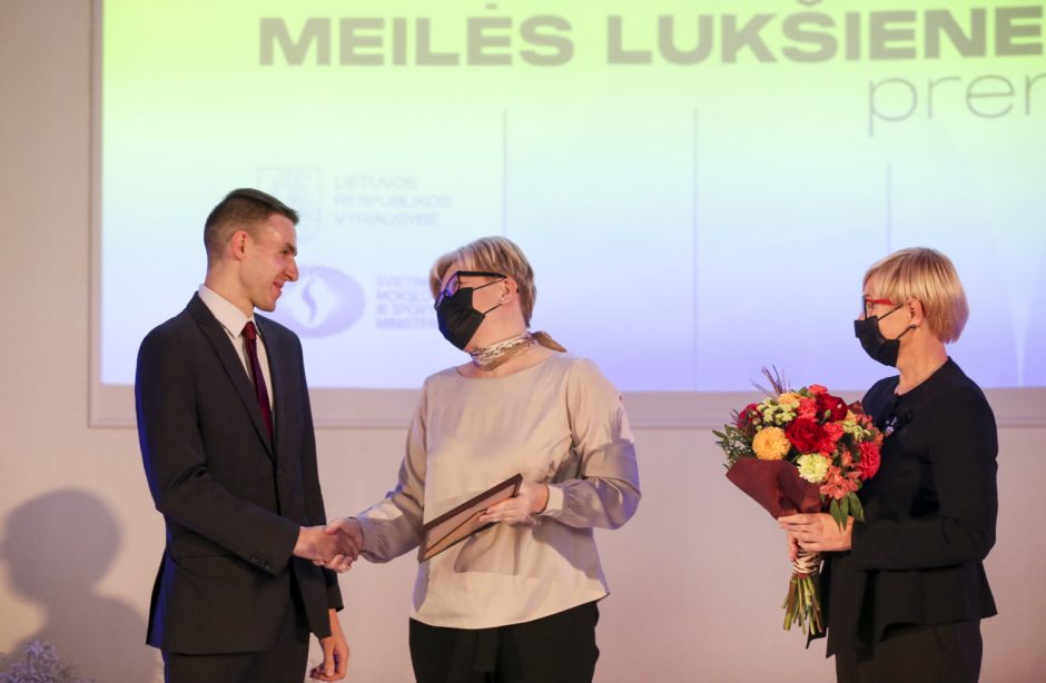 Apdovanoti aštuoni Metų mokytojai, M. Lukšienės premijos laureatas