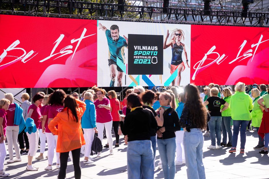 Vilniaus sporto festivalis finišavo štangos spaudimo rekordo šturmu