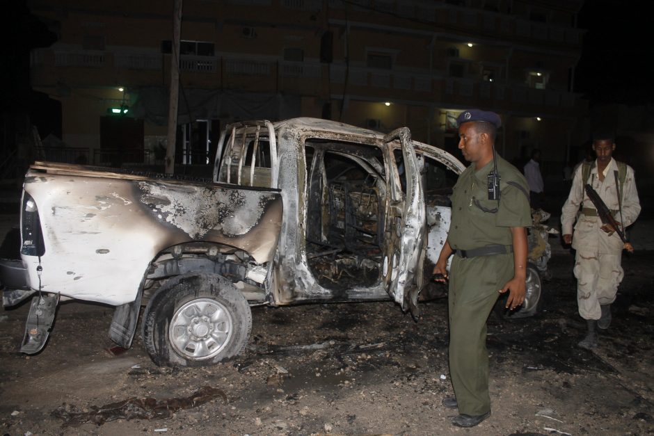 Somalio sostinėje per sprogimą prie viešbučio žuvo keturi žmonės