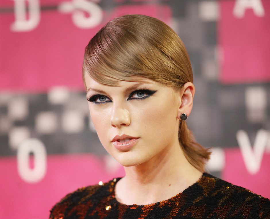 Dainininkė T. Swift tapo MTV apdovanojimų karaliene