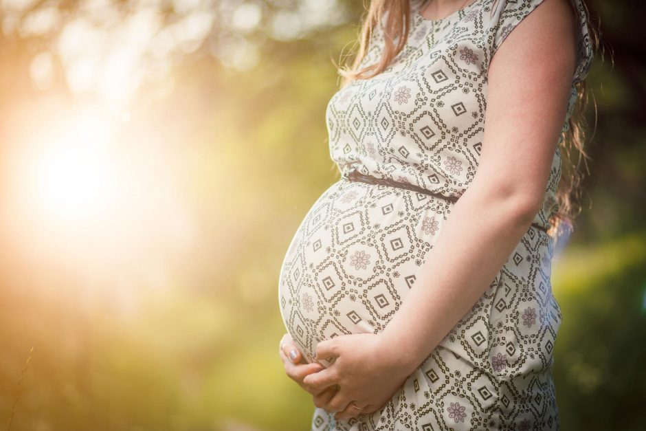 Kai nėštumas reiškia didelę nelaimę: iš krizės išsikapanoti padeda specialus centras