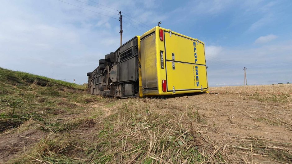 Po autobuso avarijos Šakių rajone – įtarimai vairuotojui