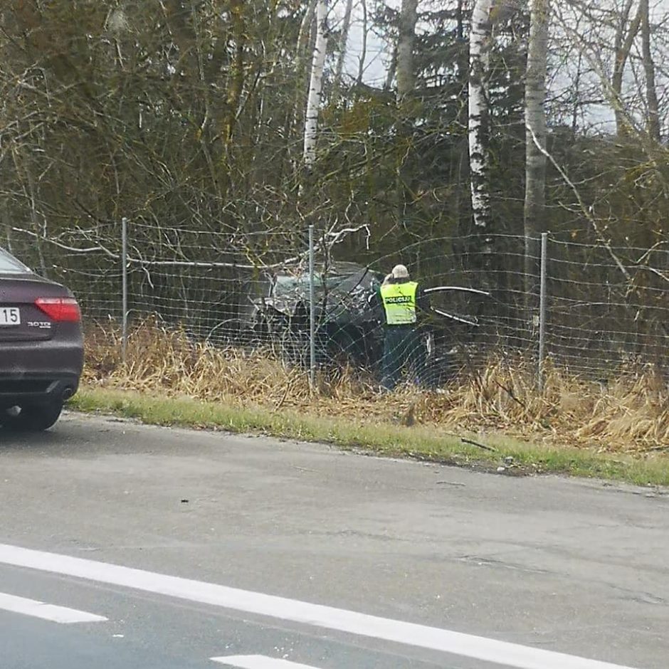 Tragiška avarija autostradoje ties Babtais: vienas žmogus žuvo vietoje, penki sužaloti